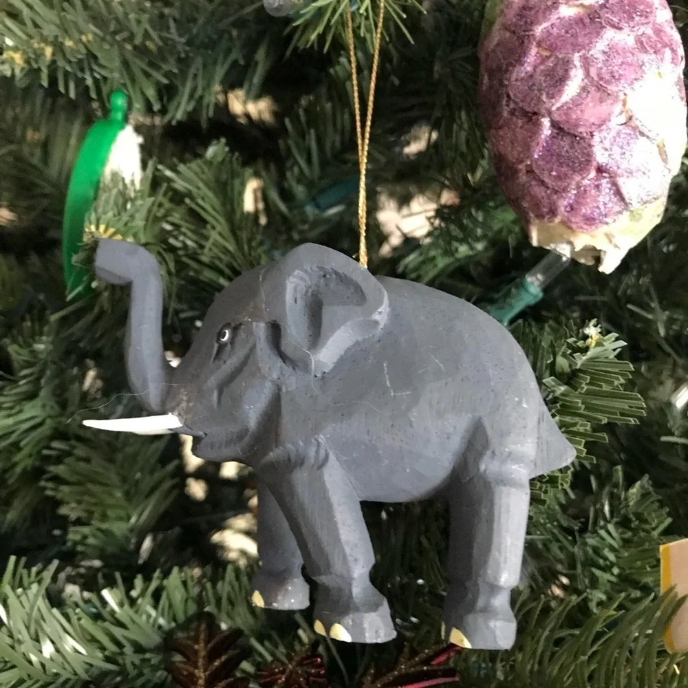❤️Vintage Elephant Hand Carved Christmas Ornament